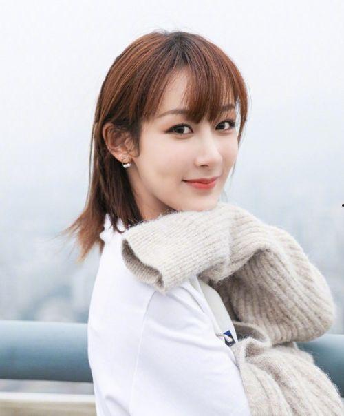 娱乐吃瓜杨紫赵丽颖,娱乐圈的“瓜王”对决，谁才是真正的吃瓜达人？